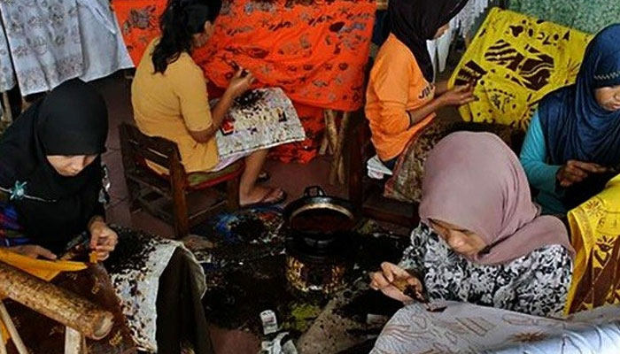 Komunitas UMKM Perempuan Kuatkan Ekonomi Keluarga